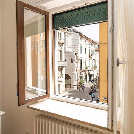 Domus Verona - Elegante Residenza Con Affaccio Su Porta Leoni Exterior foto