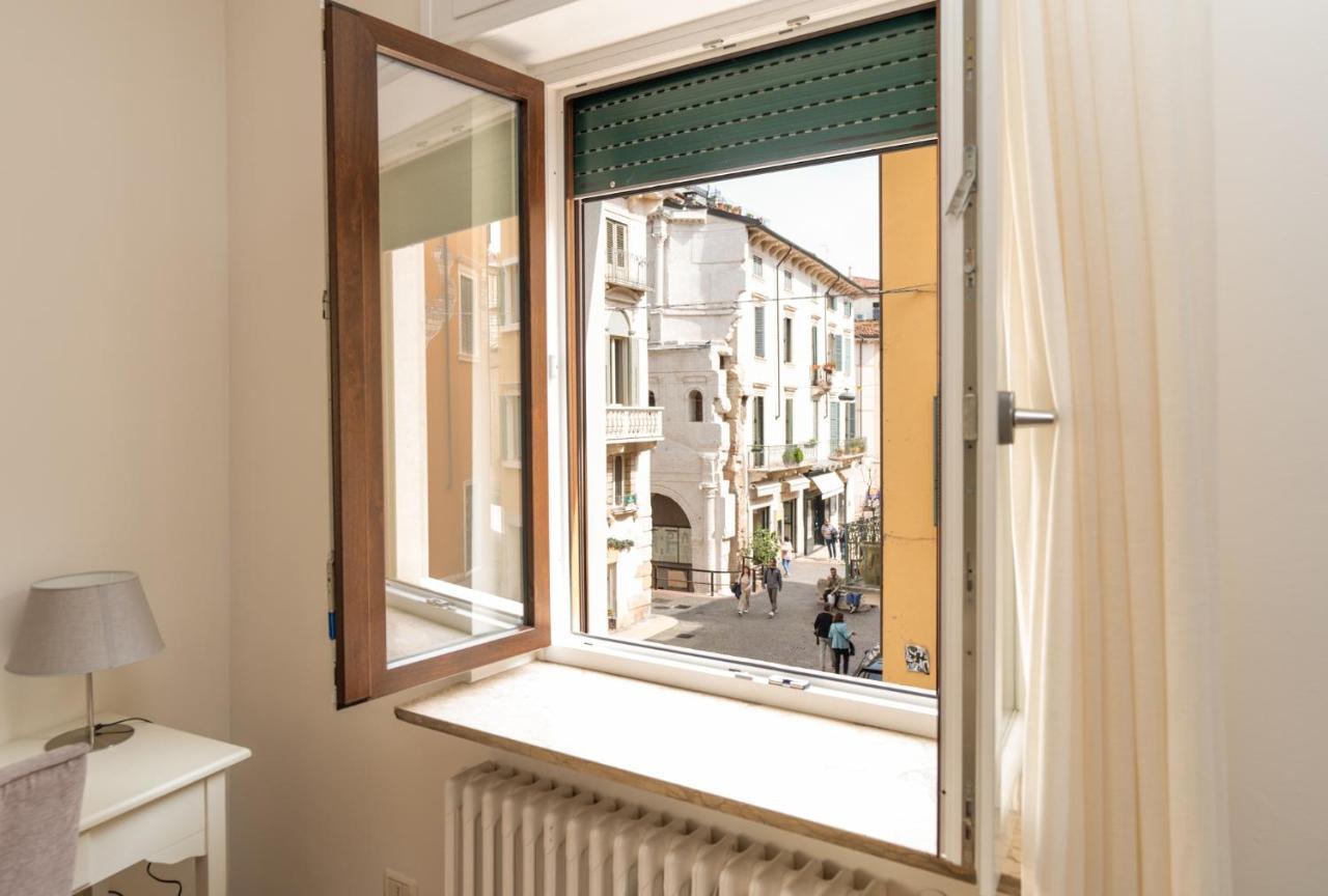 Domus Verona - Elegante Residenza Con Affaccio Su Porta Leoni Exterior foto