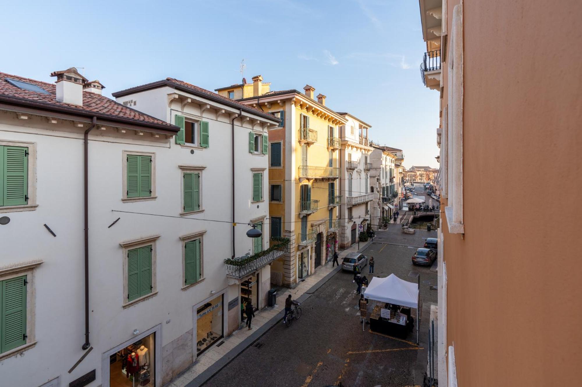 Domus Verona - Elegante Residenza Con Affaccio Su Porta Leoni Cameră foto